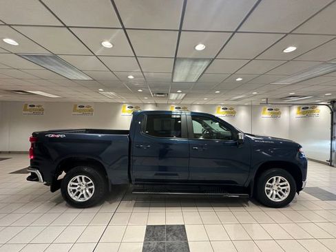 Used 2021 Chevrolet Silverado 1500 LT AWD/4WD image 3
