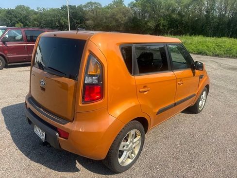 Used 2011 Kia Soul + FWD image 10