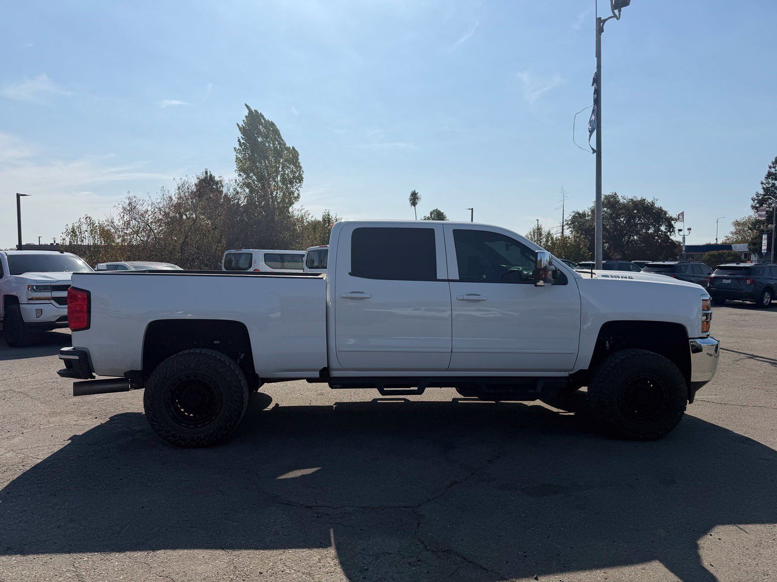 Used 2018 Chevrolet Silverado 2500 LT AWD/4WD image 6