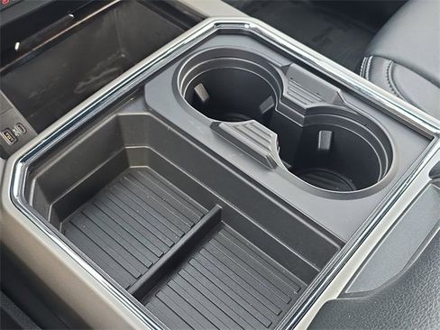 Used 2022 Ford F250 Lariat image 27