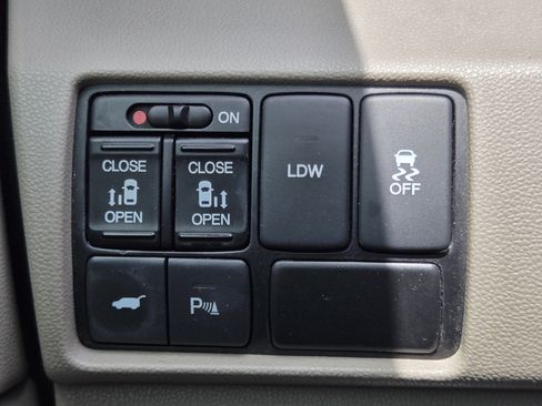 Used 2016 Honda Odyssey Touring Elite image 24