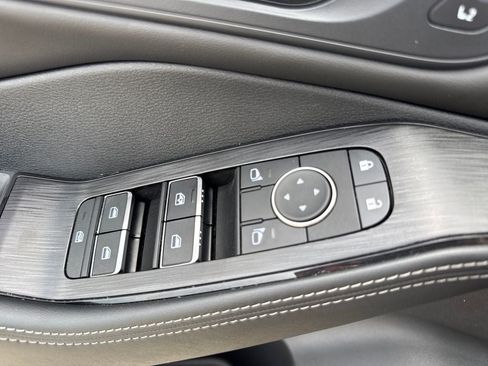 Used 2025 Nissan Rogue SL w/ Tech Package AWD/4WD image 18