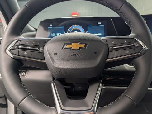 New 2026 Chevrolet Equinox LT w/ Convenience Package II image 17