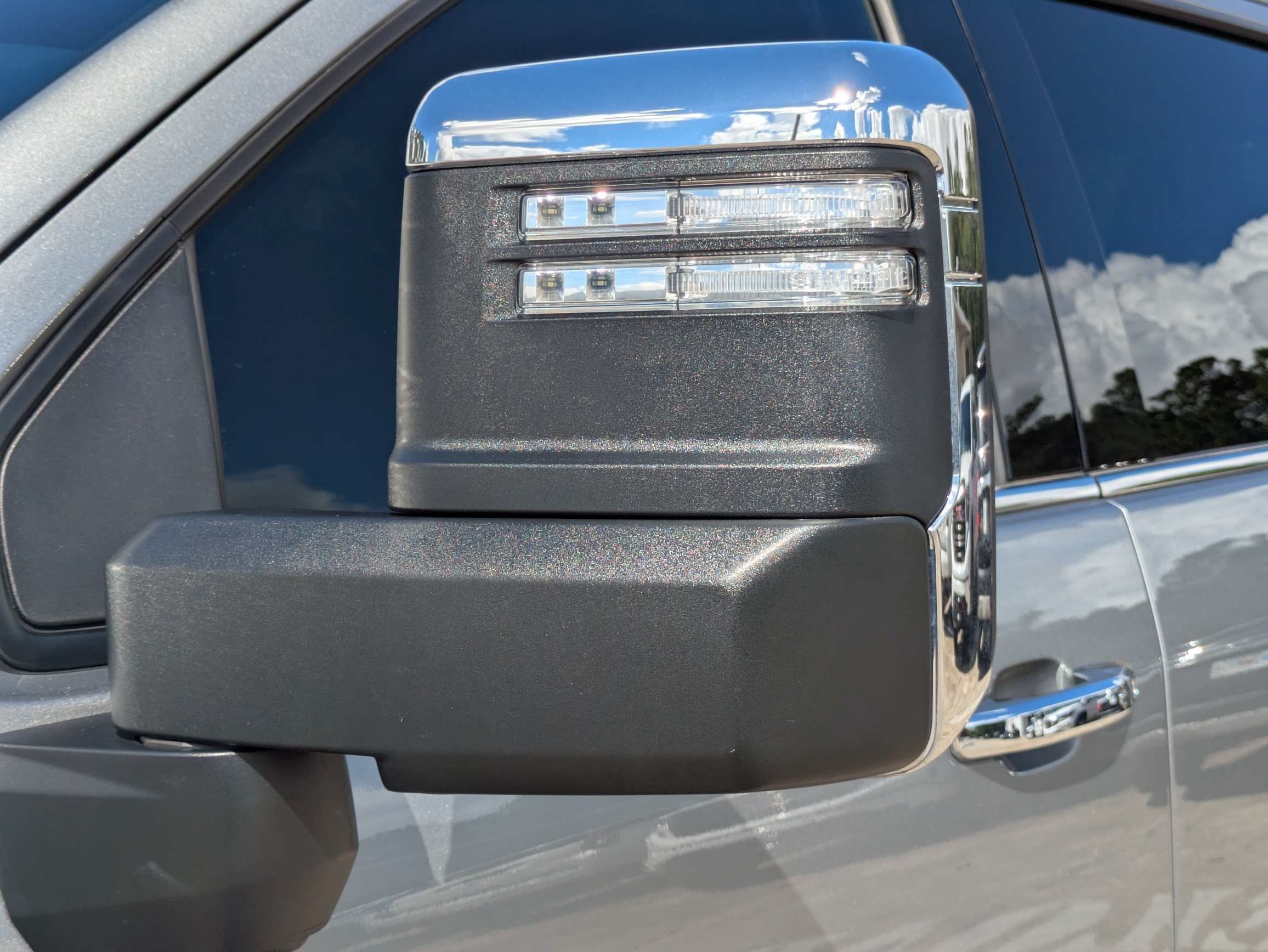 Used 2025 Chevrolet Silverado 2500 LTZ w/ LTZ Convenience Package AWD/4WD image 31