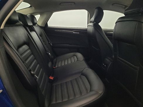 Used 2018 Ford Fusion SE w/ Fusion SE Technology Package FWD image 19
