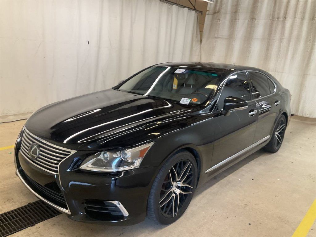 Used 2016 Lexus LS 460 w/ Comfort Package RWD image 2