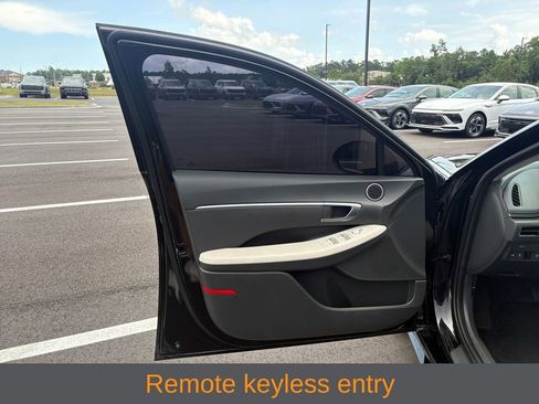 Used 2023 Hyundai Sonata SEL w/ Convenience Package FWD image 12