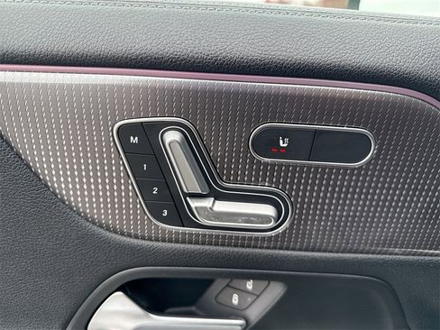 Used 2021 Mercedes-Benz GLA 250 4MATIC image 14