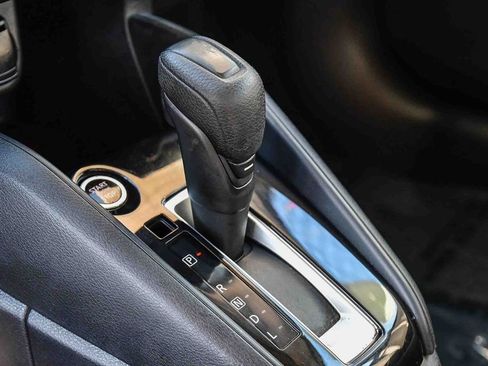 Used 2020 Nissan Versa S image 22