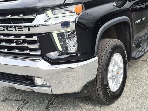 Used 2022 Chevrolet Silverado 2500 LTZ AWD/4WD image 9