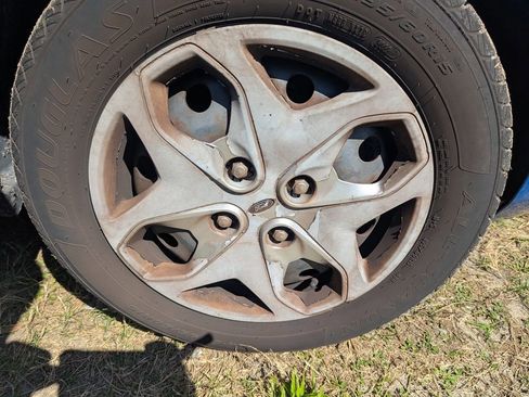 Used 2013 Ford Fiesta SE w/ Super Fuel Economy Pkg image 10