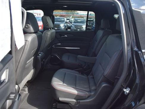 Used 2024 Chevrolet Traverse Z71 w/ Enhanced Driving Package AWD/4WD image 35