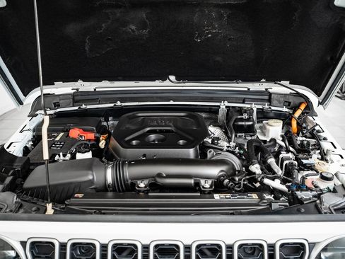 Used 2024 Jeep Wrangler Unlimited Sahara w/ Safety Group image 46