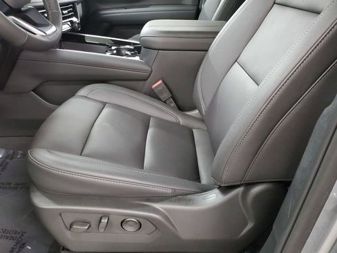 Used 2025 Chevrolet Tahoe Z71 w/ Comfort Package image 13