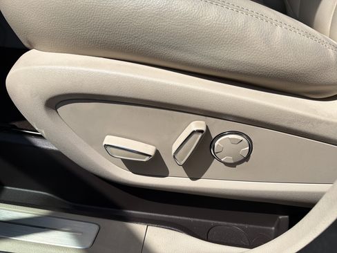 Used 2019 Lincoln MKC Premiere AWD/4WD image 9