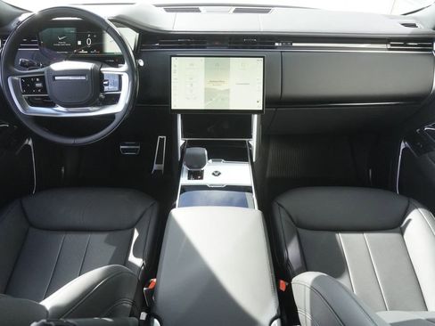 New 2026 Land Rover Range Rover Long Wheelbase SE AWD/4WD image 9
