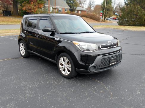 Used 2015 Kia Soul + image 4