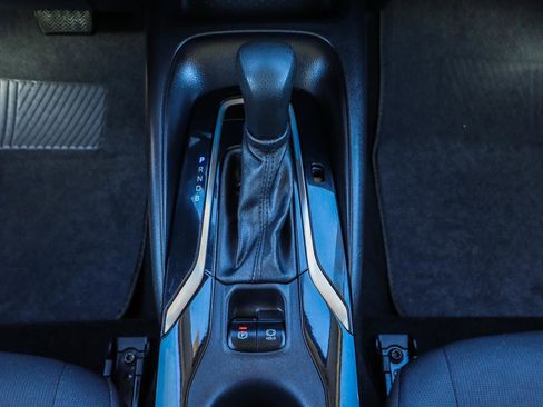 Used 2021 Toyota Corolla LE image 24