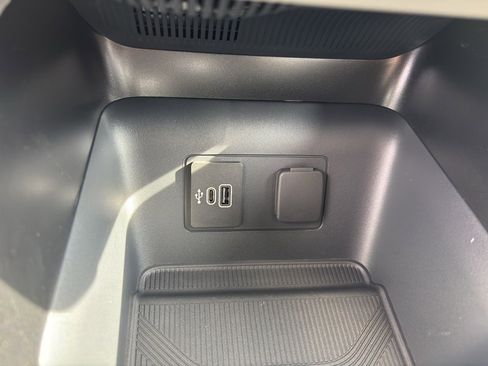 New 2026 Ford Explorer Active w/ Active Comfort Package RWD image 31