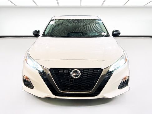 Used 2021 Nissan Altima 2.5 SR w/ SR Premium Package FWD image 2