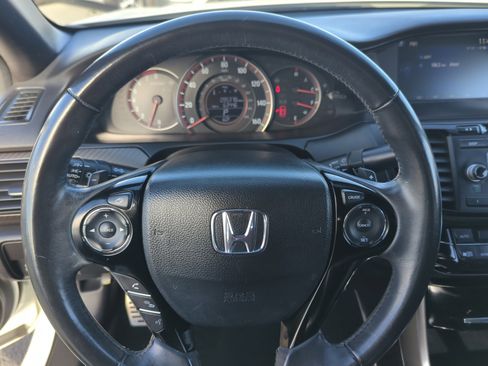 Used 2017 Honda Accord Sport image 9