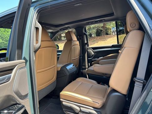 Used 2025 Cadillac Escalade Premium Luxury RWD image 48