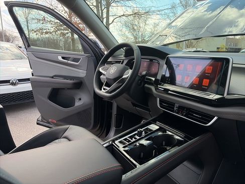 New 2026 Volkswagen Atlas Peak Edition AWD/4WD image 30