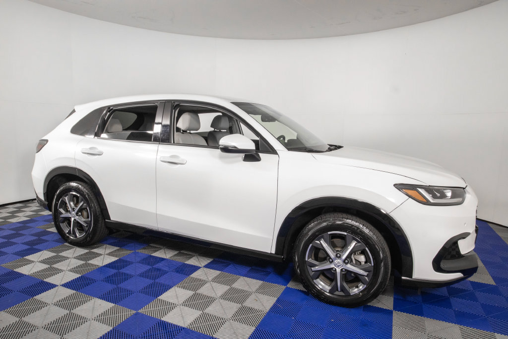 Used 2023 Honda HR-V EX-L image 4