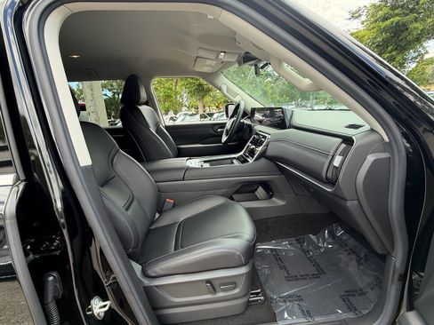 Certified 2026 Nissan Armada SV AWD/4WD image 18