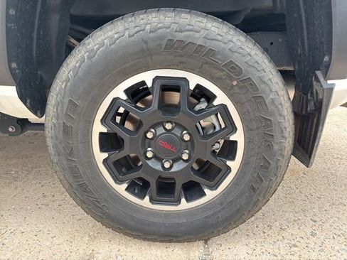 Used 2024 Toyota Tacoma TRD Off-Road w/ TRD Off Road Upgrade Package AWD/4WD image 24
