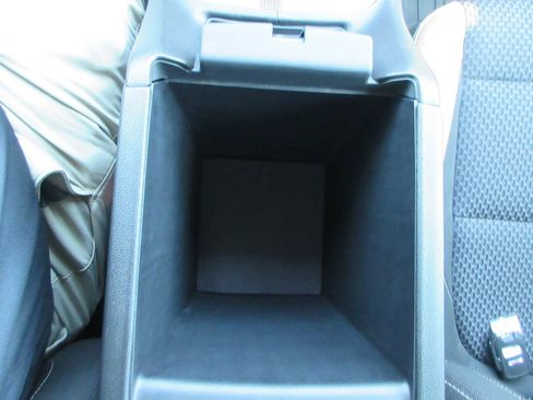 Used 2023 GMC Acadia SLE w/ Driver Convenience Package image 25