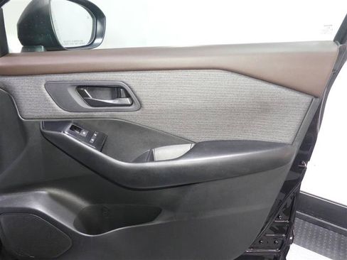 Used 2023 Nissan Rogue S FWD image 19
