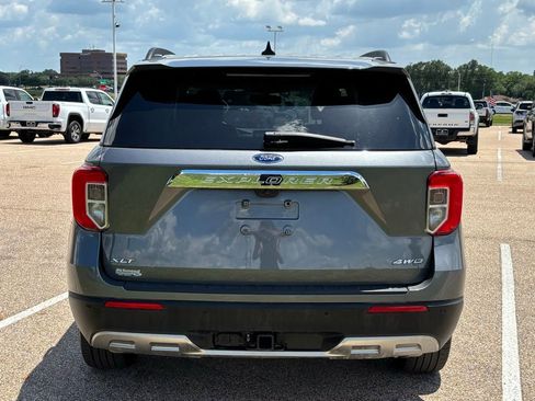 Used 2023 Ford Explorer XLT w/ Equipment Group 202A AWD/4WD image 5