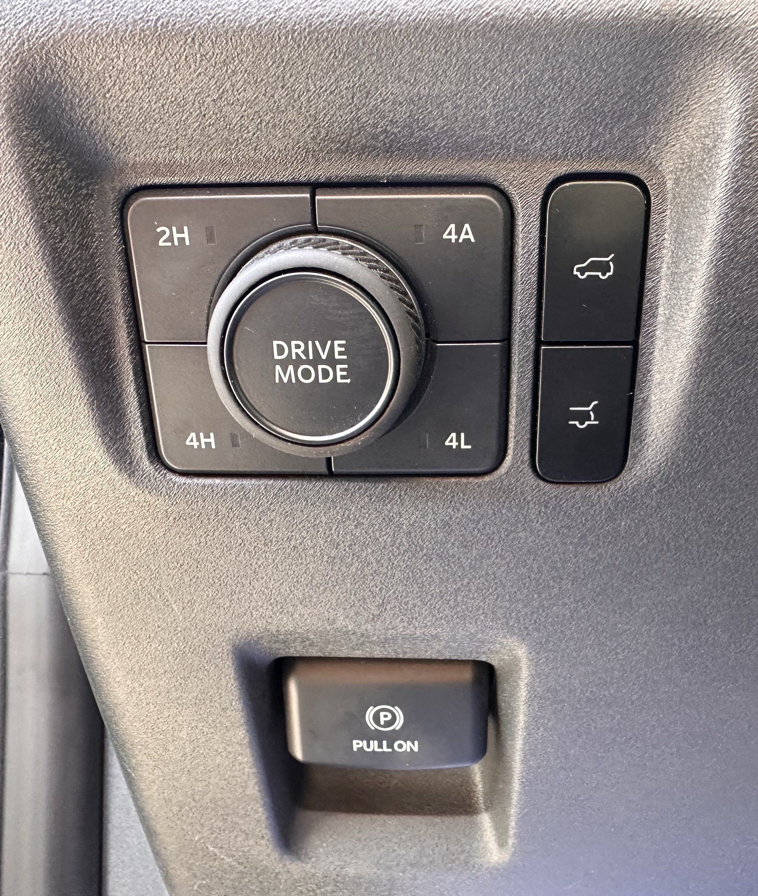 Certified 2025 Ford Expedition Active AWD/4WD image 19