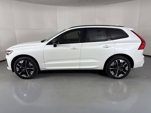 New 2026 Volvo XC60 B5 Plus w/ Protection Package Premier image 5