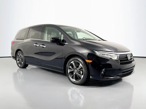 Certified 2024 Honda Odyssey Elite image 3