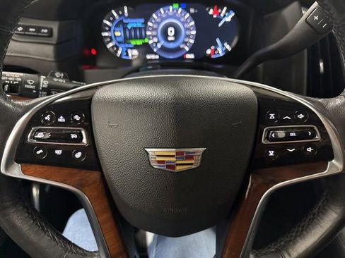 Used 2020 Cadillac Escalade ESV Luxury AWD/4WD image 12