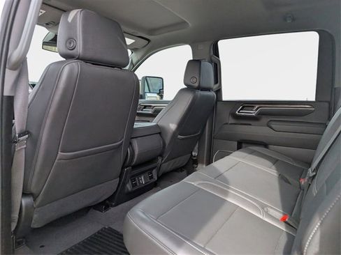 Used 2024 Chevrolet Silverado 2500 LTZ image 13