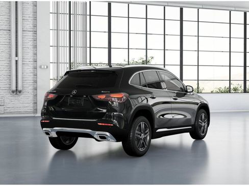 Used 2025 Mercedes-Benz GLA 250 4MATIC image 22