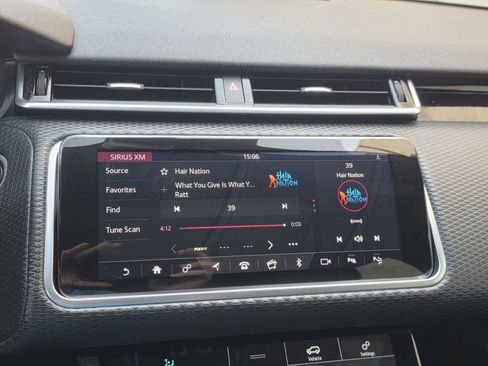 Used 2019 Land Rover Range Rover Velar R-Dynamic SE AWD/4WD image 19