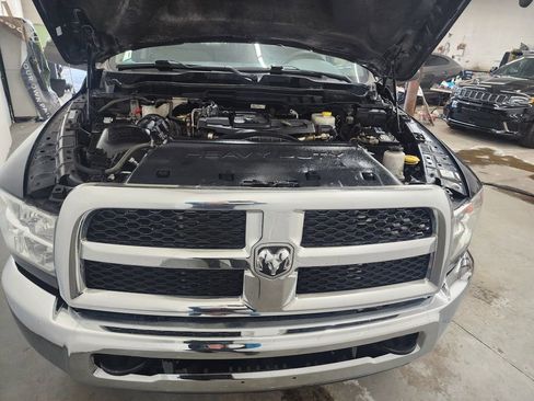 Used 2018 RAM 2500 Tradesman w/ Chrome Appearance Group image 31