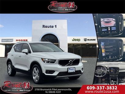 Used 2022 Volvo XC40 T5 Momentum
