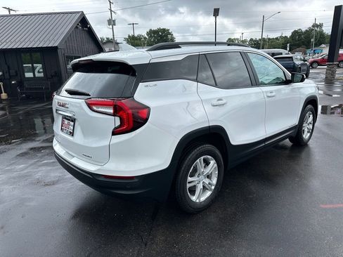 Used 2023 GMC Terrain SLE w/ Driver Convenience Package image 6