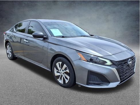 Used 2024 Nissan Altima 2.5 S FWD image 4