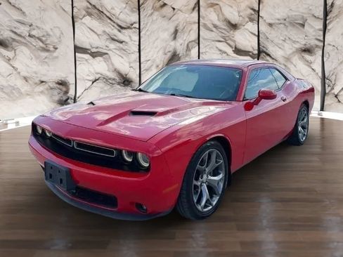 Used 2015 Dodge Challenger SXT Plus w/ Technology Group RWD image 3