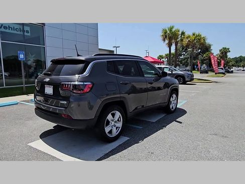 Used 2022 Jeep Compass Latitude image 31