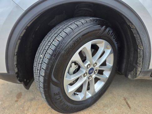 Used 2020 Ford Escape SE FWD image 33