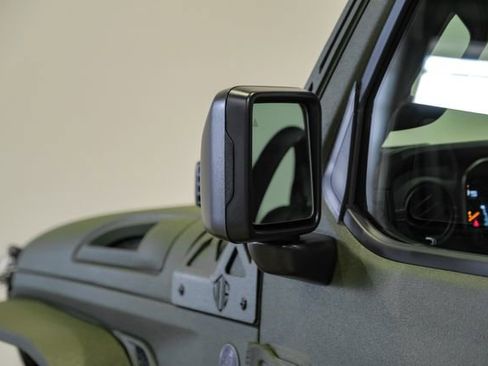 Used 2025 Jeep Gladiator Sport image 24