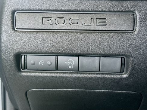 Used 2023 Nissan Rogue S AWD/4WD image 17
