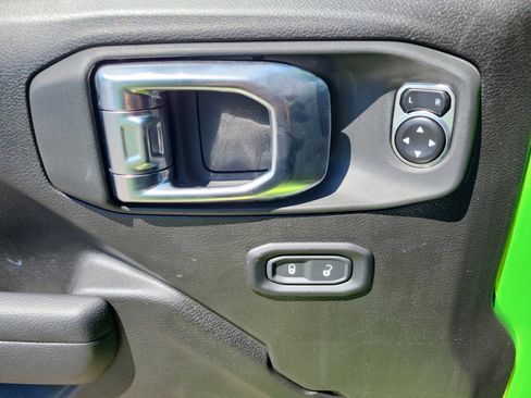 New 2025 Jeep Gladiator Willys image 14